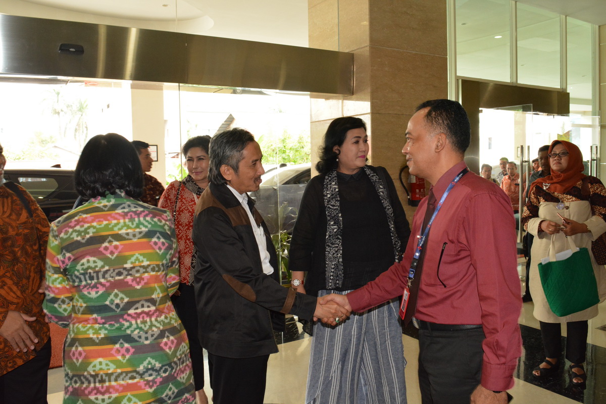 Dalam rangka pengawasan Program Jaminan Kesehatan, pertemuan ini dihadiri kurang lebih 15 anggota DPR-RI dan pihak Jasindo Health Care.